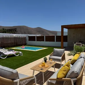 https://villas-mirafonso.in-canary-islands.com
